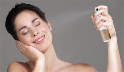 Wasserstoffreiches Wasser kann direkt als Beautyspray verwendet werden